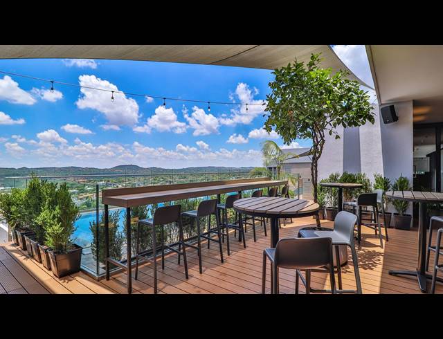 1 BEDROOM APARTMENT FOR SALE IN MENLYN